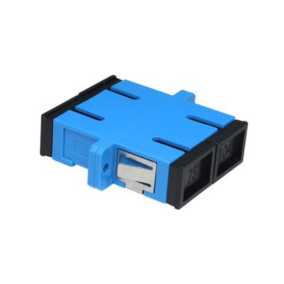 Adaptador de fibra óptica Quad SC à prova de poeira sem orelhas com APC UPC PC PBT Material 1 Porta/2 Portas