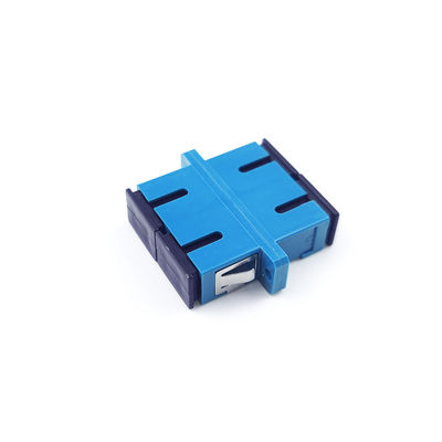 Adaptador de fibra óptica FTTH SC com material PBT de acoplamento duplex à prova de poeira com orelhas UPC