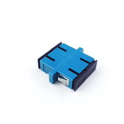 Adaptador de fibra óptica FTTH SC com material PBT de acoplamento duplex à prova de poeira com orelhas UPC